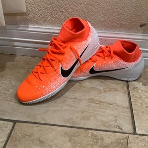 Indoor soccer nike mercurial hardly used almost like new